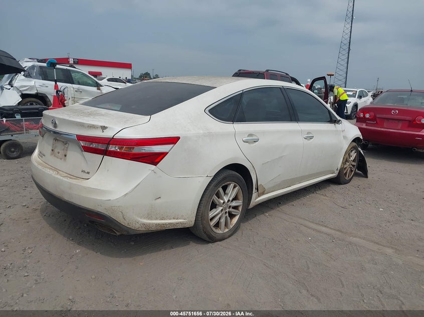 2013 TOYOTA AVALON auction photo 4