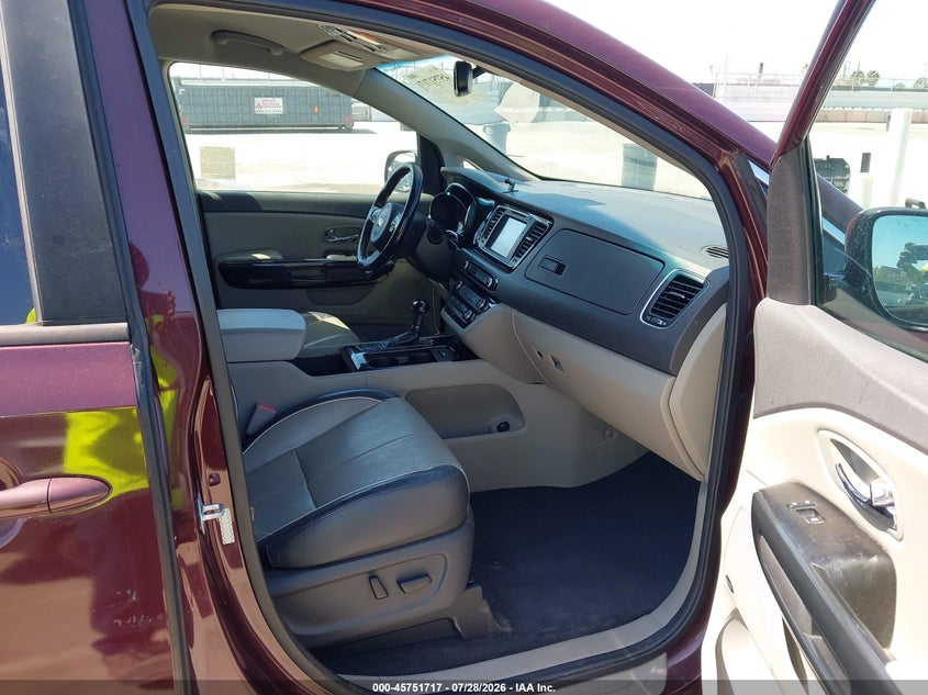 2016 KIA SEDONA auction photo 5