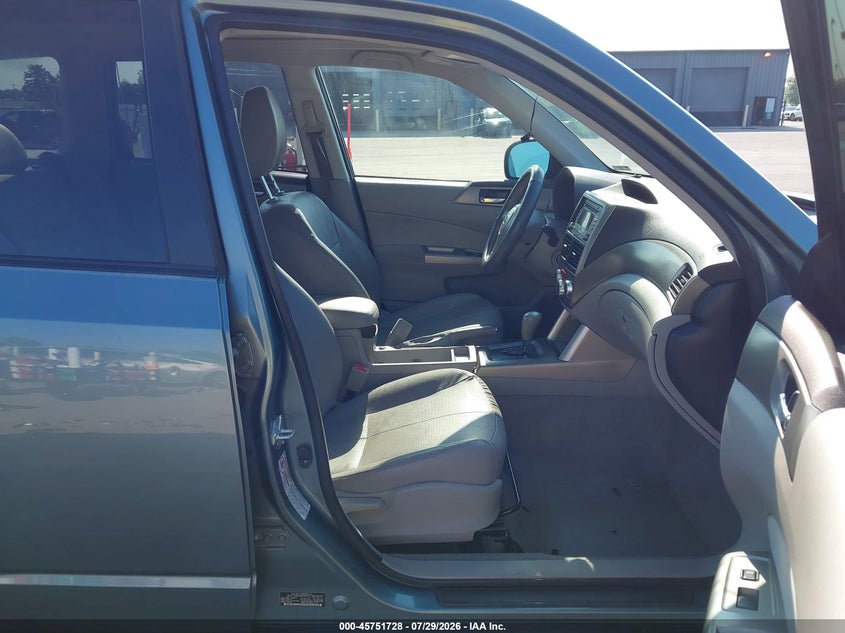 2009 SUBARU FORESTER auction photo 5