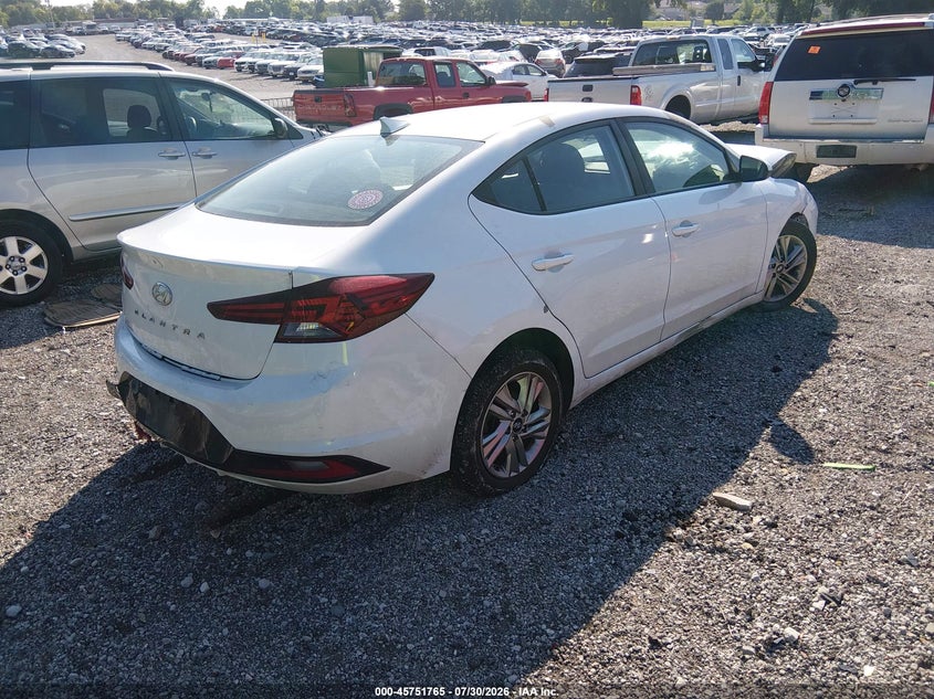 2019 HYUNDAI ELANTRA auction photo 4