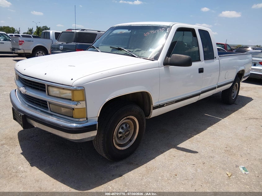 1998 CHEVROLET C/K 2500 auction photo 2