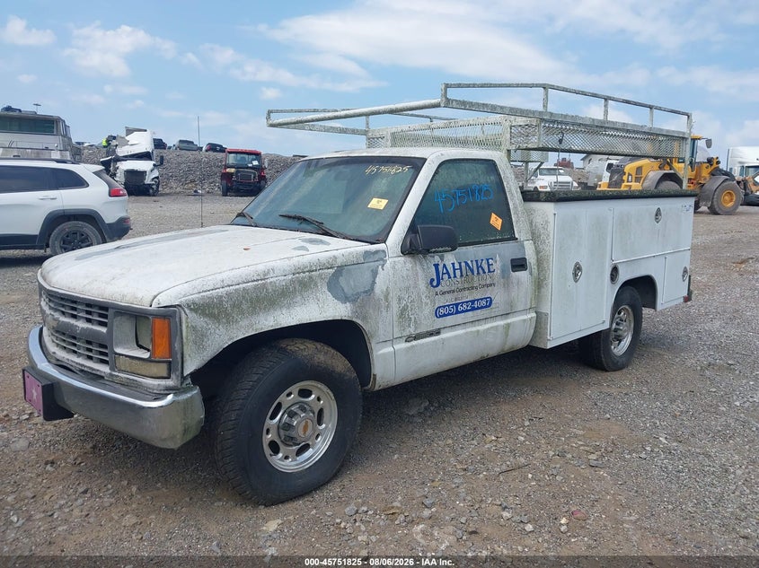 1999 CHEVROLET C/K 3500 auction photo 2