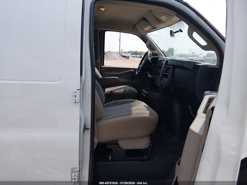 2017 CHEVROLET EXPRESS 2500 auction photo 5