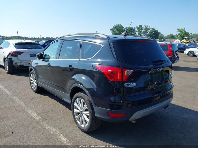 Vin: 1fmcu0hd3kua28990, lot: 46250588, ford escape sel 20193