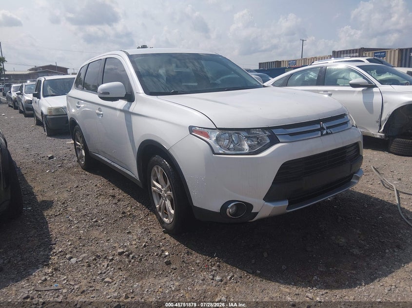 2015 MITSUBISHI OUTLANDER auction photo 1