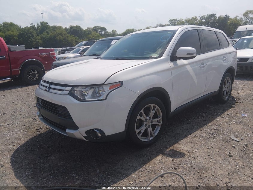 2015 MITSUBISHI OUTLANDER auction photo 2