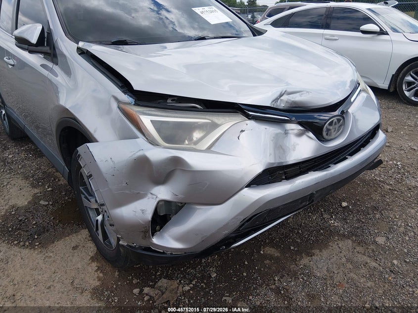 2017 TOYOTA RAV4 auction photo 6