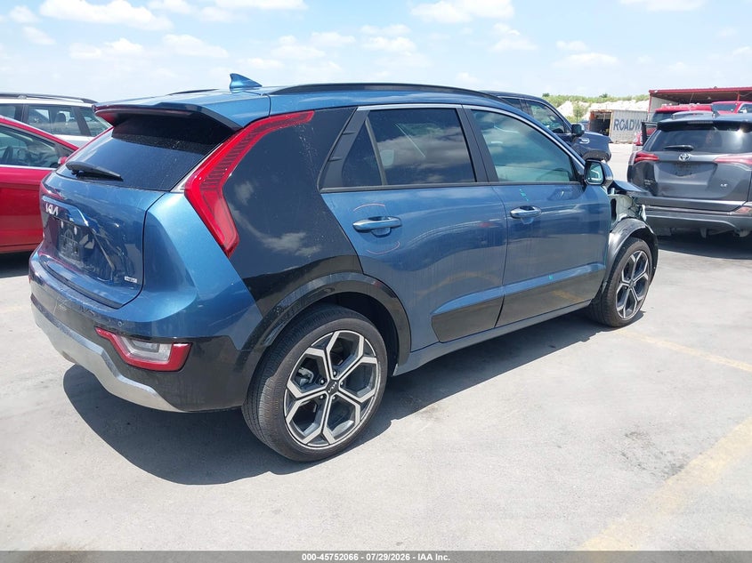 Vin: kndct3le2s5227077, lot: 46250788, kia niro sx touring 20254
