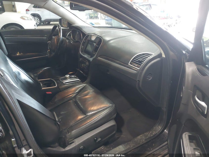 2016 CHRYSLER 300 auction photo 5