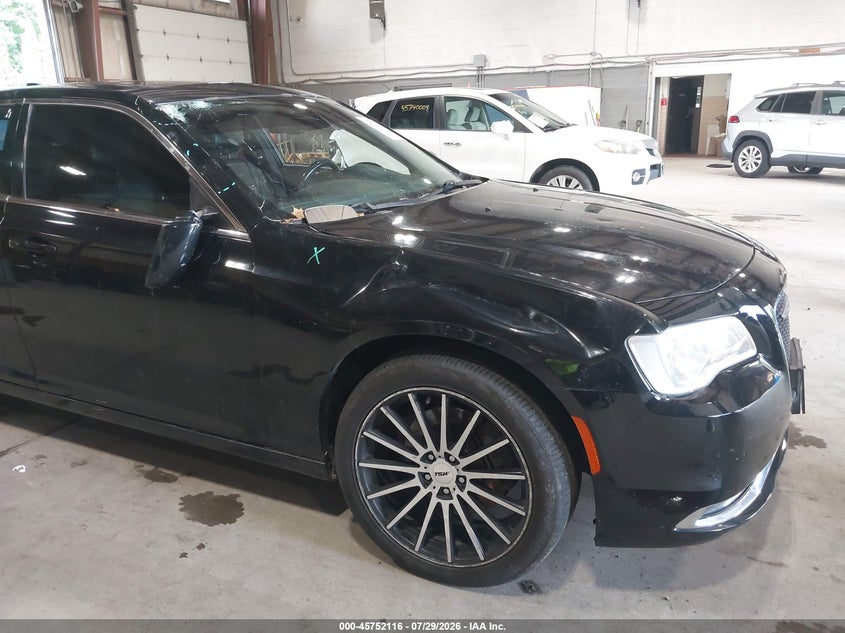 2016 CHRYSLER 300 auction photo 6