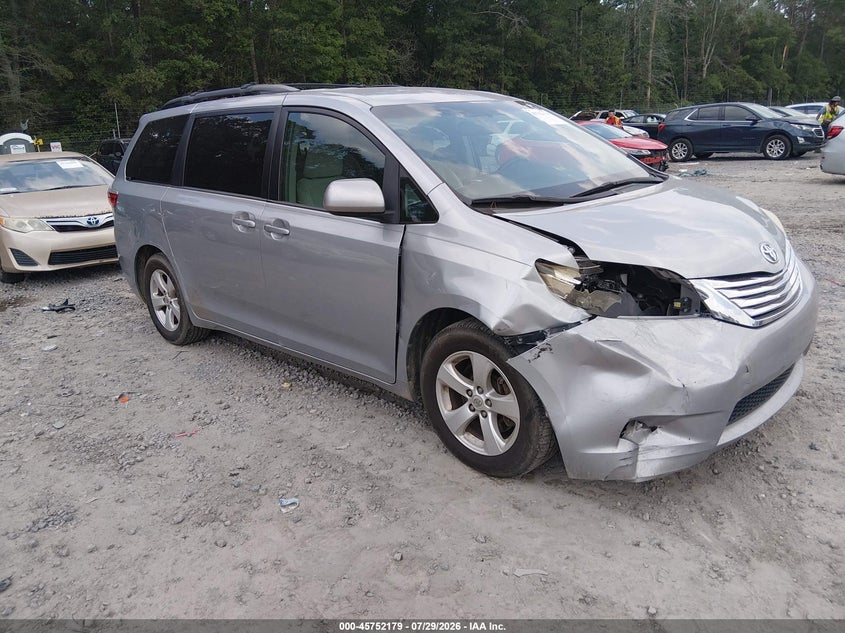 Vin: 5tdkk3dc0fs629899, lot: 46250902, toyota sienna le 8 passenger 2015 img_1