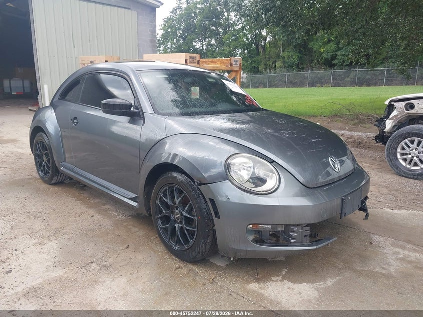 2013 Volkswagen Beetle 2.5L Entry