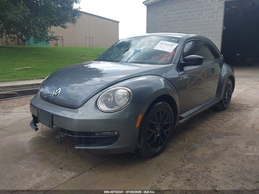 2013 VOLKSWAGEN BEETLE auction photo 2