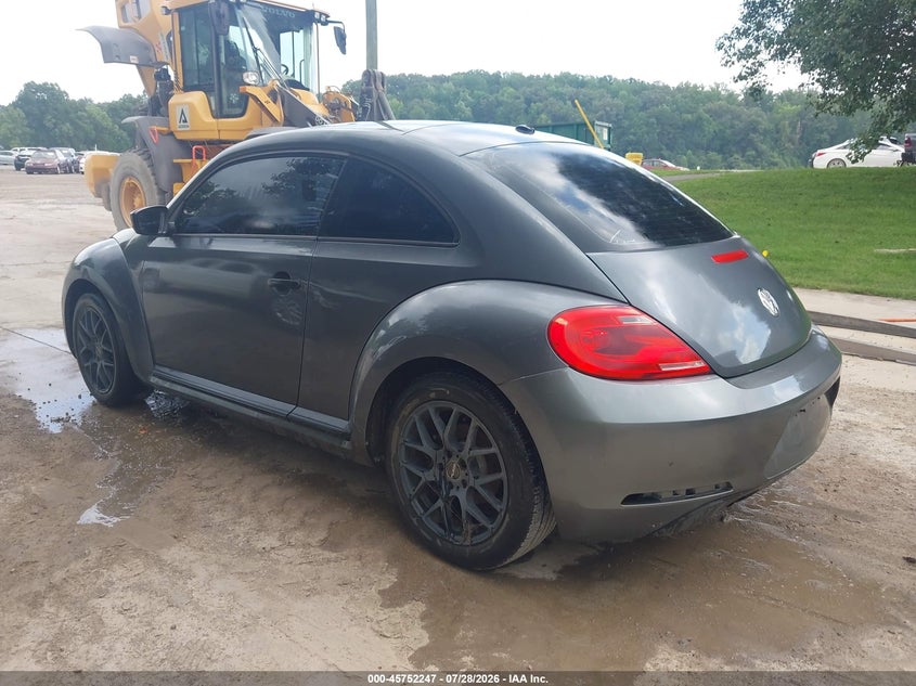 2013 VOLKSWAGEN BEETLE auction photo 3