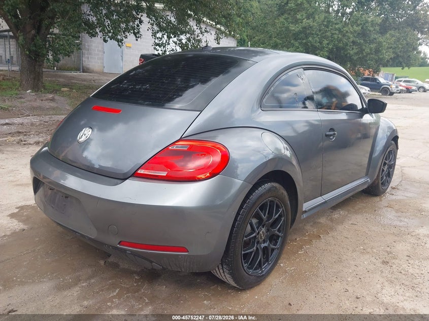2013 VOLKSWAGEN BEETLE auction photo 4
