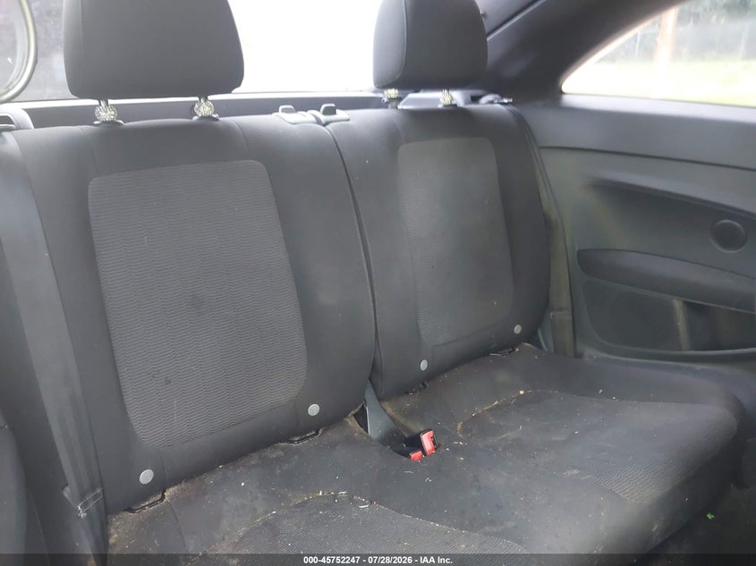 2013 VOLKSWAGEN BEETLE auction photo 8