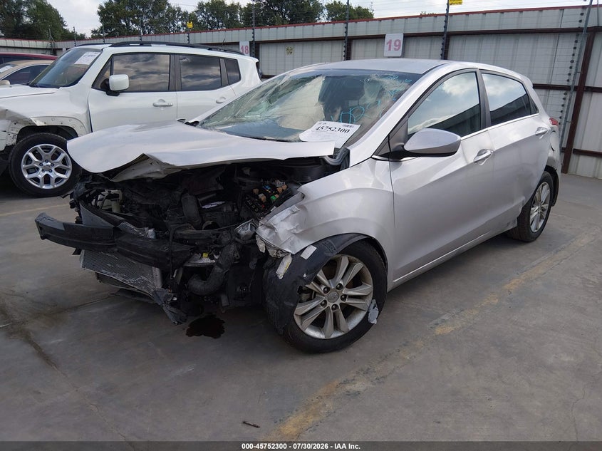 2013 HYUNDAI ELANTRA GT auction photo 2
