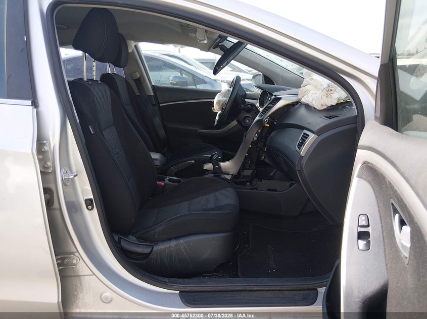 2013 HYUNDAI ELANTRA GT auction photo 5