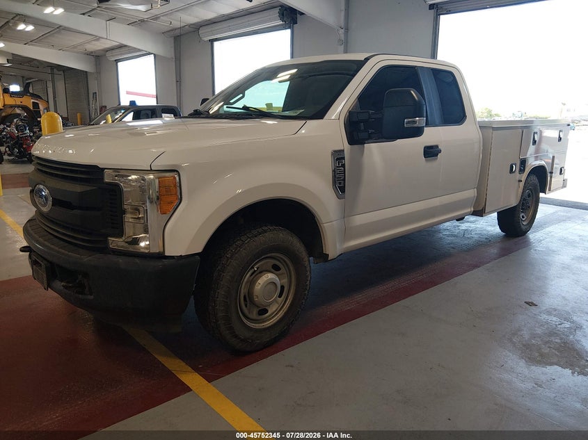 2017 Ford F250, Front & Rear, IAAI, VIN 1FD7X2A68HEE29034 — photo 2