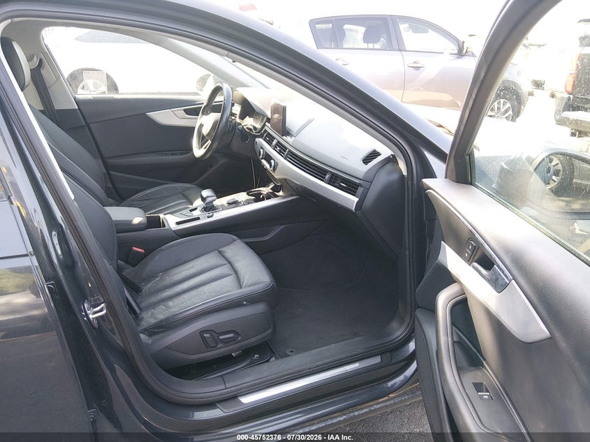 2017 AUDI A4 auction photo 5
