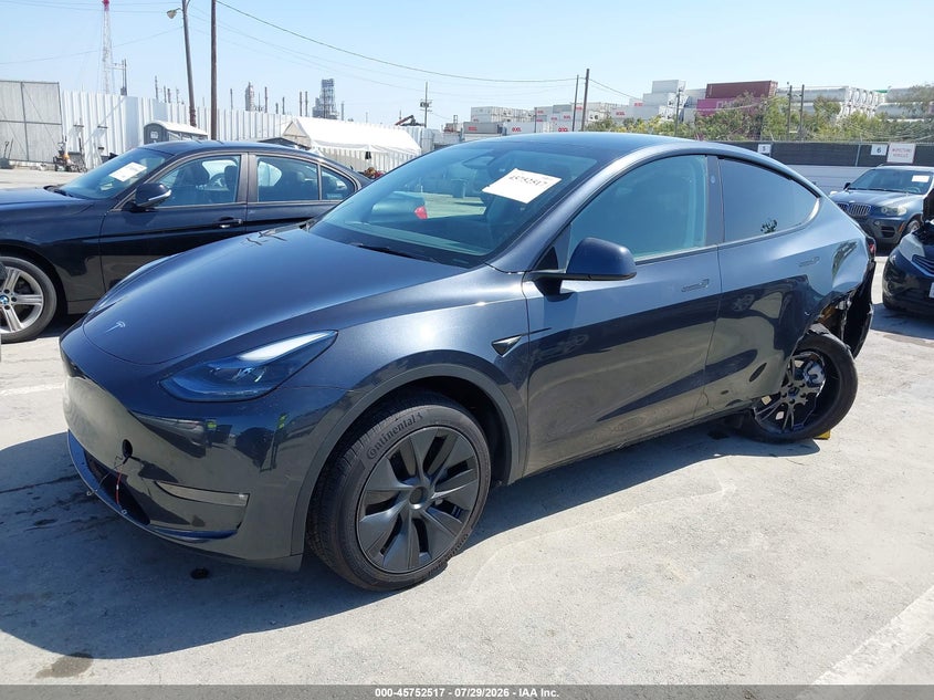 TESLA MODEL Y - zdjęcie 2