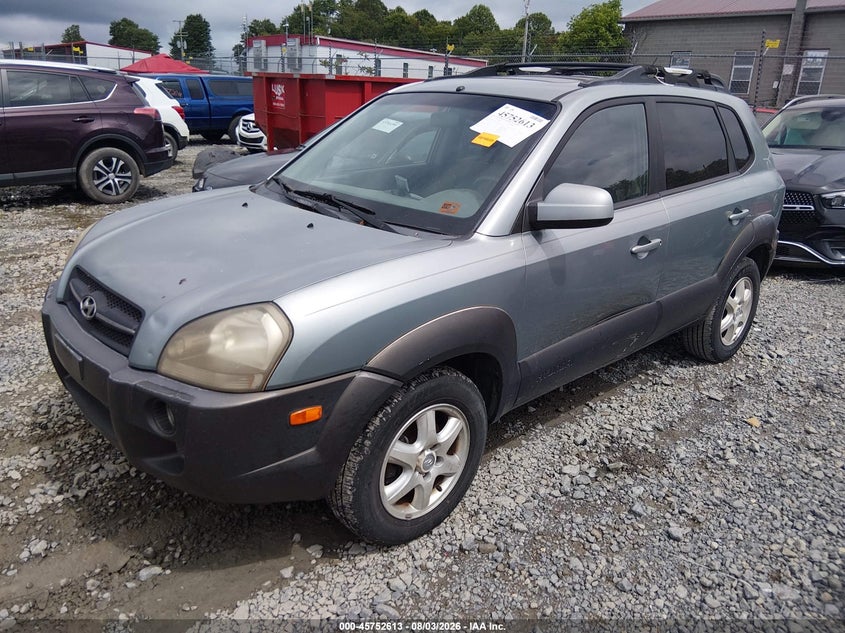 2005 Hyundai Tucson, Normal Wear & Tear, IAAI, VIN KM8JN12D45U208213 — photo 2