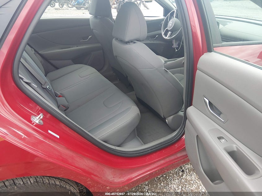 2023 HYUNDAI ELANTRA HYBRID auction photo 8