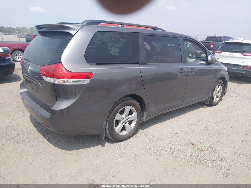 Vin: 5tdkk3dc1bs030066, lot: 46251588, toyota sienna le v6 20114