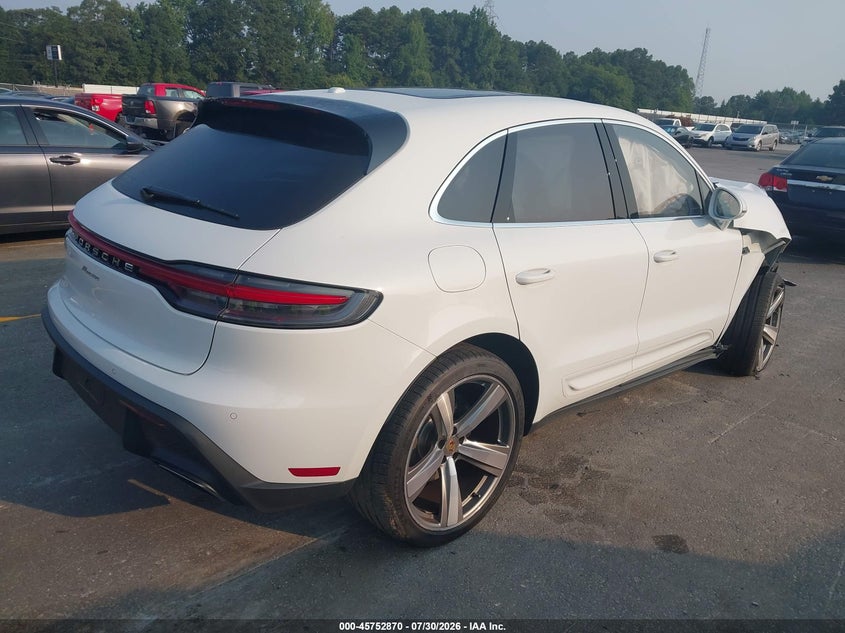 2024 PORSCHE MACAN auction photo 4