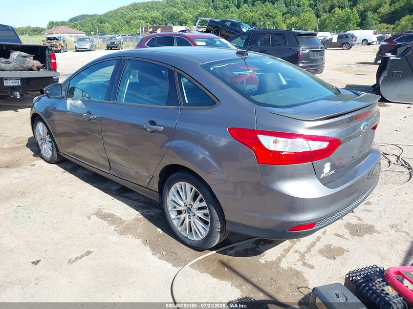 Vin: 1fahp3f24cl413816, lot: 46251903, ford focus se 20123