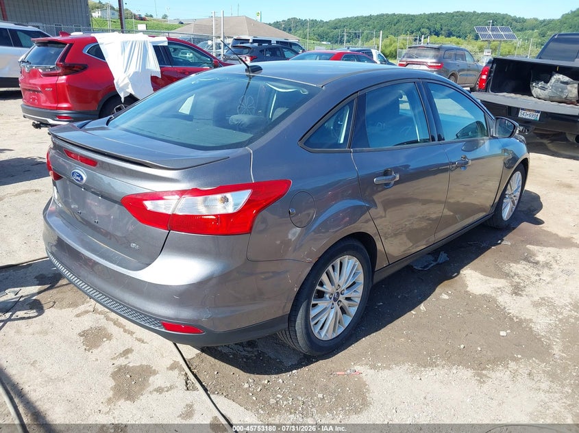 Vin: 1fahp3f24cl413816, lot: 46251903, ford focus se 20124
