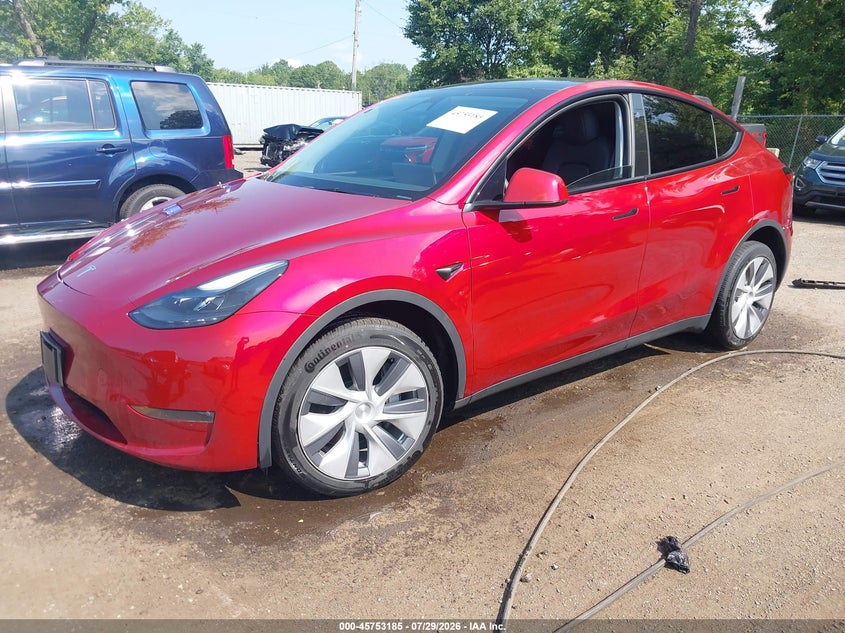 2024 Tesla Model Y, Right Front, IAAI, VIN 7SAYGDEE1RA260951 — photo 2