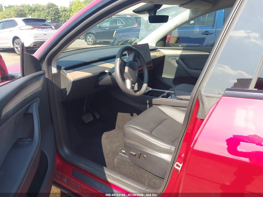 TESLA MODEL Y - zdjęcie 5
