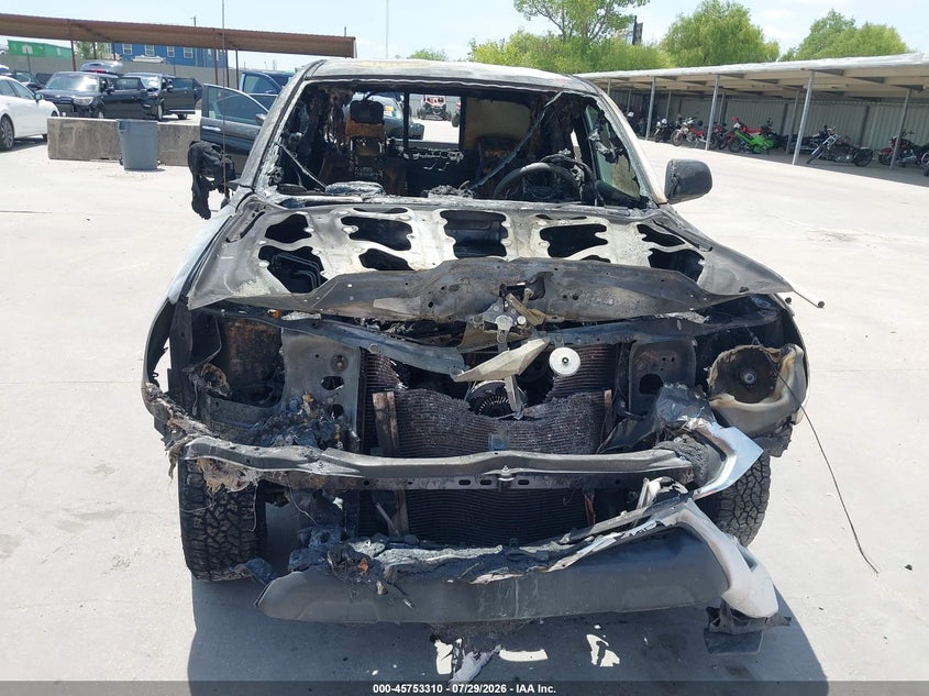 2013 TOYOTA TACOMA auction photo 6