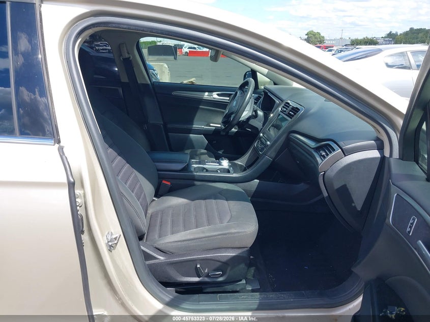 2017 FORD FUSION auction photo 5