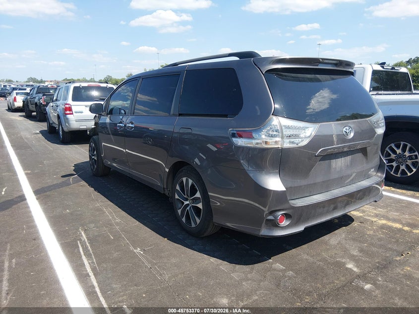 TOYOTA SIENNA - zdjęcie 3