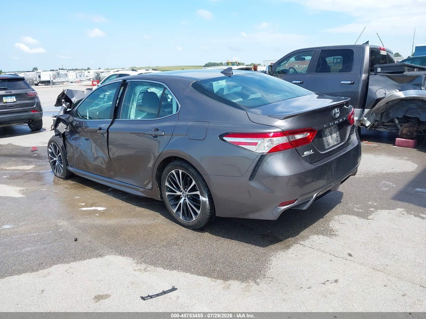 Vin: 4t1g11ak4lu311070, lot: 46252177, toyota camry se 20203