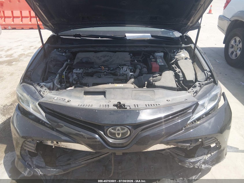 TOYOTA CAMRY - zdjęcie 10
