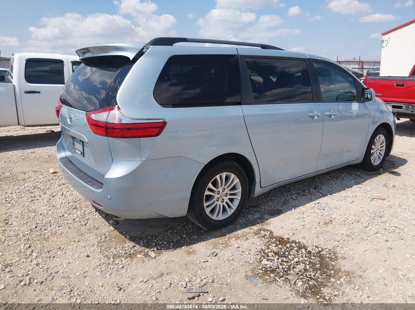 TOYOTA SIENNA - zdjęcie 4