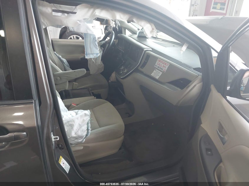 TOYOTA SIENNA - zdjęcie 5