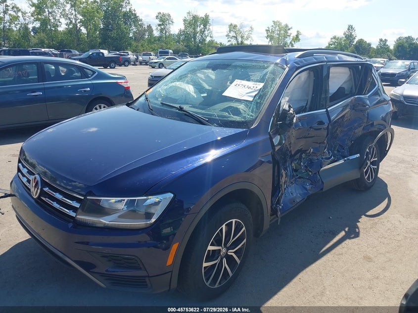 2021 VOLKSWAGEN TIGUAN auction photo 2