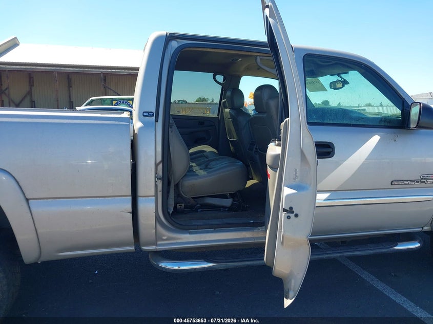 2005 GMC SIERRA 2500HD auction photo 8