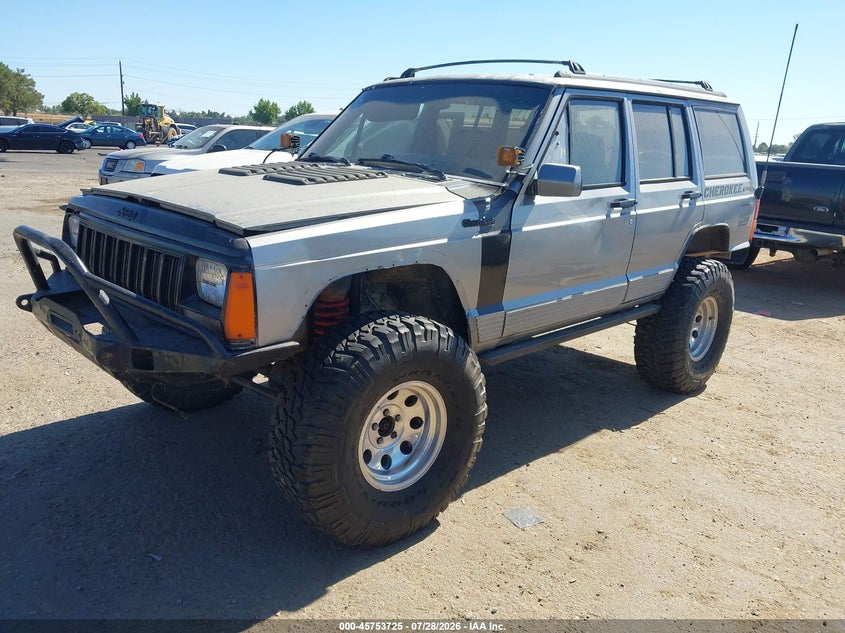 1991 Jeep Cherokee, Normal Wear & Tear, IAAI, VIN 1J4FJ78S6ML589110 — photo 2