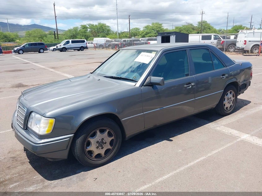1995 Mercedes-Benz E-klasse, Обидва боки, IAAI, VIN WDBEA32E2SC262924 — фото 2