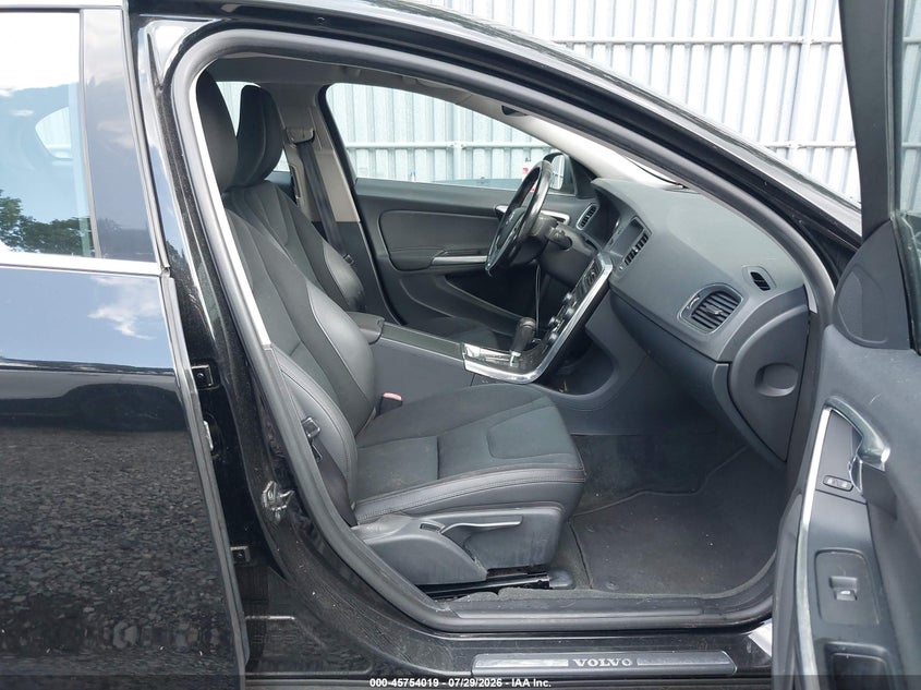 2012 VOLVO S60 auction photo 5