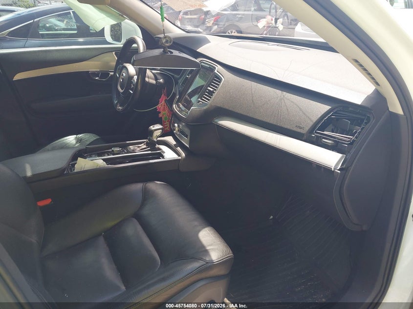 2016 VOLVO XC90 auction photo 5
