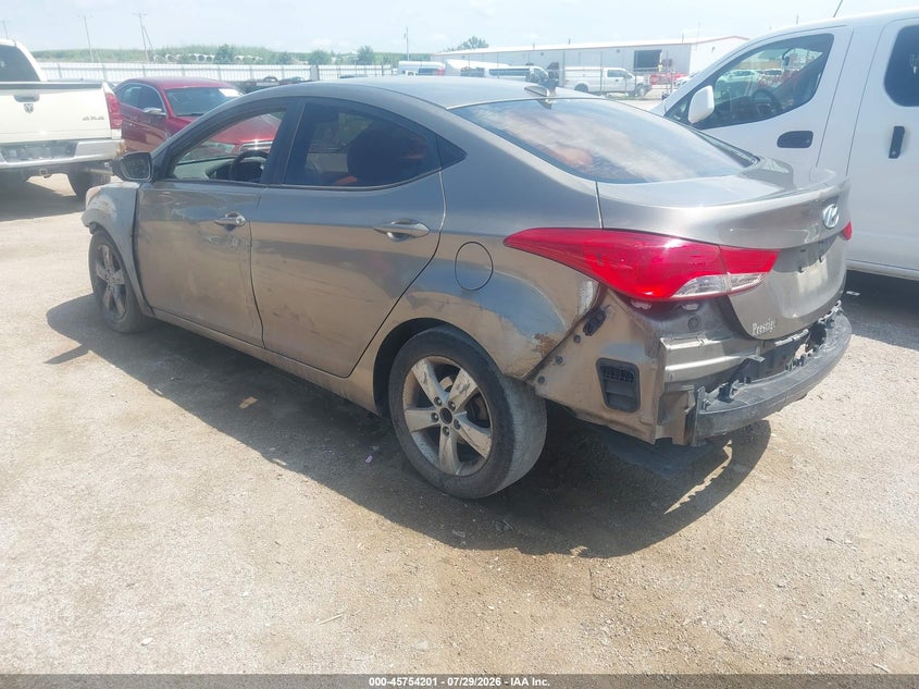 2013 HYUNDAI ELANTRA auction photo 3