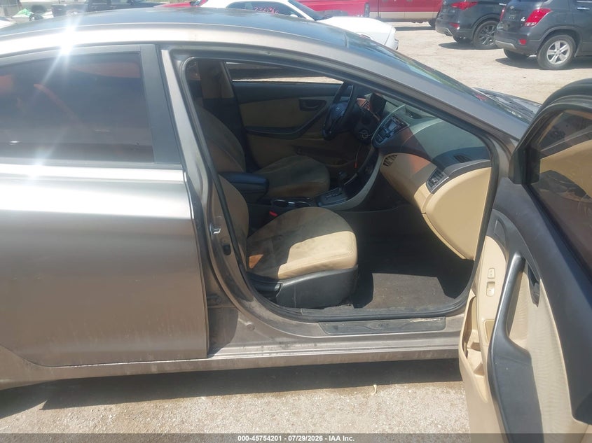 2013 HYUNDAI ELANTRA auction photo 5