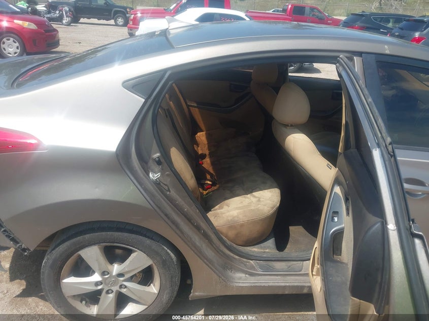 2013 HYUNDAI ELANTRA auction photo 8