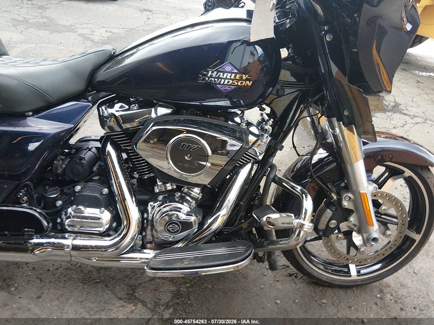 HARLEY-DAVIDSON FLHX 2025